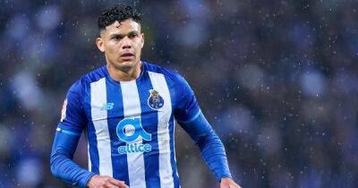 Evanilson transfer links with Manchester United dampened down by agent