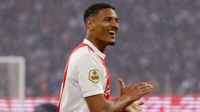 Dortmund set to sign Sebastian Haller as Erling Haaland replacement in €36m deal - sources