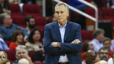 Sources -- Mike D'Antoni to meet with owner Michael Jordan for Charlotte Hornets' head-coaching job