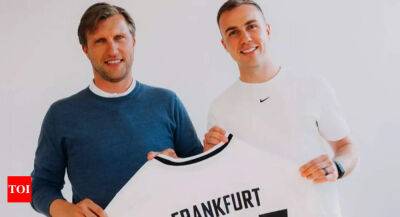 Europa League winners Eintracht sign Goetze from Eindhoven - timesofindia.indiatimes.com - Germany - Netherlands - Argentina