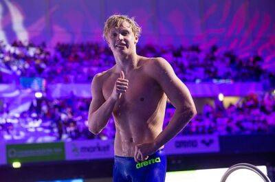 Sates secures spot in his first world champs final, Le Clos withdraws after breathing issues