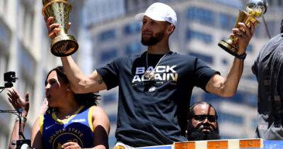 Steph Curry holds £770 bottle of tequila as he kisses MVP trophy in Warriors celebrations - msn.com -  Boston - San Francisco