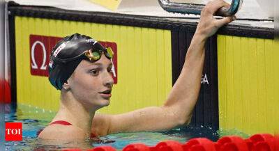 Summer Macintosh - World Championships: Canadian teenager Summer McIntosh wins women's 200m butterfly - timesofindia.indiatimes.com - Canada - China -  Tokyo