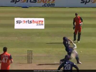 Jos Buttler - Jason Roy - David Willey - Watch: Ball Lands Outside Pitch On 2nd Bounce, Jos Buttler Still Smashes It For 6 - sports.ndtv.com - Netherlands - India - county Scott