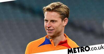 Manchester United set to submit second bid for Frenkie de Jong as Barcelona dismiss claims they want £86m