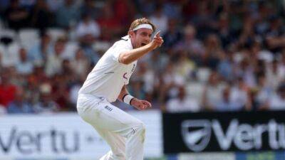 Broad strikes twice as England seize initiative
