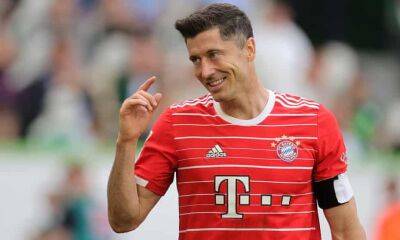 Robert Lewandowski - Oliver Kahn - Herbert Hainer - Barcelona offer Bayern Munich initial €35m for Robert Lewandowski - theguardian.com - Germany - Poland -  Paris -  Chelsea