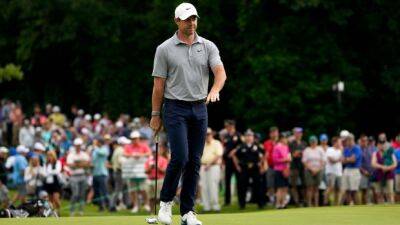 McIlroy shoots 62 to take an early lead at the Travelers