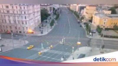 Pelatih Gulat bak Superhero, Selamatkan 6 Orang dari Mobil Terbakar - sport.detik.com