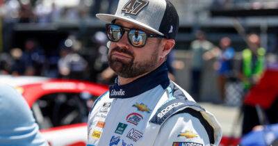 Stenhouse signs contract extension with JTG Daugherty Racing - msn.com