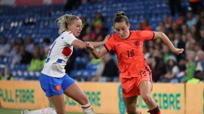Netherlands boss Parsons singles out England as Euros favourites - channelnewsasia.com
