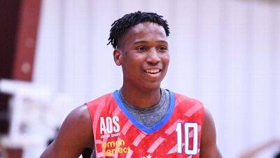 Layden Blocker, No. 28 recruit in 2023 ESPN 100 college basketball rankings, commits to Arkansas Razorbacks - espn.com - state Kansas - state Arkansas