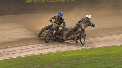‘How did he stay up?’ – Bartosz Zmarzlik somehow stays upright after mid-race ‘argy-bargy at Speedway Grand Prix