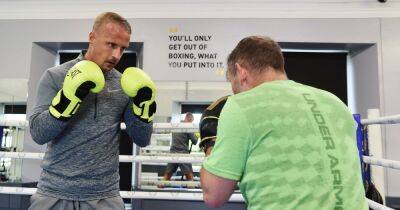Leigh Griffiths - Leigh Griffiths targets peak Celtic fighting weight as striker pulls on the gloves in bid to land new club - dailyrecord.co.uk