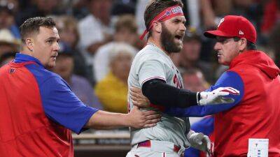 Philadelphia Phillies outfielder Bryce Harper leaves game early with apparent right hand injury