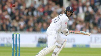 Jonny Bairstow - Sam Billings - COVID rules England wicketkeeper Foakes out of third NZ test - channelnewsasia.com - New Zealand