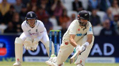 Mitchell, Blundell frustrate England again as New Zealand build lead