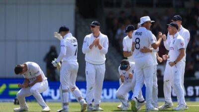 England finally end Mitchell-Blundell stand, need 296 for victory
