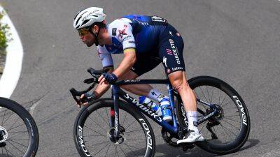 Mark Cavendish claims the second road race title of his career at the British Championships in Dumfries and Galloway