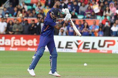 India see off Ireland in rain-affected T20