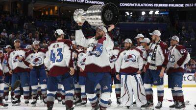 Lightning doesn't strike thrice as Avalanche win Stanley Cup