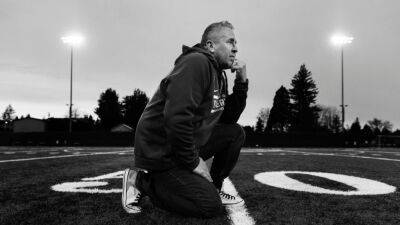Supreme Court sides with former Bremerton, Wash. high school football coach, ruling he has Constitutional right to pray on field