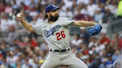 Dodgers stage late comeback and beat Braves behind Chris Taylor's big day