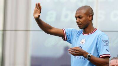 Fernandinho completes his return to former club Athletico Paranaense - bt.com - Manchester - Ukraine - Brazil -  Donetsk