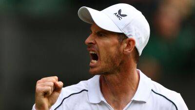 Wimbledon - Fired-up Andy Murray roars back to beat James Duckworth in opening match late on Centre Court