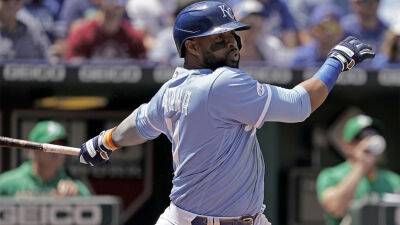 Charlie Riedel - Mariners acquire Carlos Santana in trade from Royals - foxnews.com - state Texas - state Missouri -  Seattle -  Santana