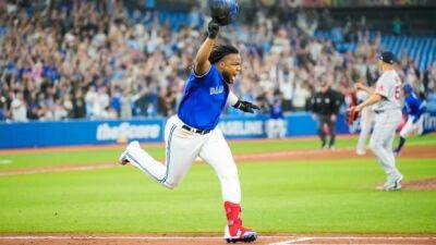 Guerrero Jr.'s walk-off single lifts surging Blue Jays to wild win over Red Sox