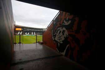 Confirmed: Hull City midfielder seals exit