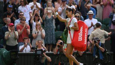 Wimbledon 2022 - Caroline Garcia ends Emma Raducanu's run with impressive win in straight sets