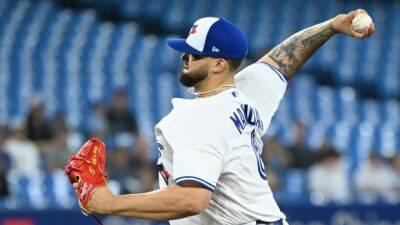 Blue Jays sweep White Sox for eighth straight win