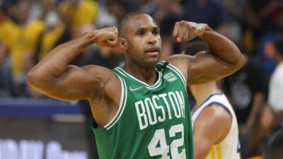 Celtics have massive 4th quarter to beat Warriors in Game 1 of NBA Finals