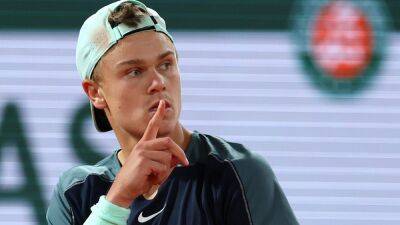 Casper Ruud - Holger Rune - Pique entre Ruud y Rune: "Solo abrazo a mis amigos" - en.as.com