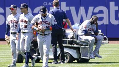 Astros' Yordan Álvarez, Jeremy Peña involved in scary collision during game vs Mets