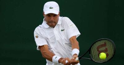 Wimbledon 2022 live: Roberto Bautista Agut becomes third player to withdraw with Covid