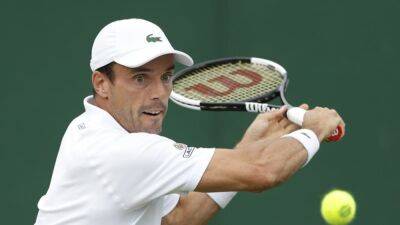 Spaniard Bautista Agut latest to pull out of Wimbledon due to COVID-19