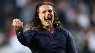 Gareth Ainsworth - Gareth Ainsworth signs contract extension at Wycombe - bt.com