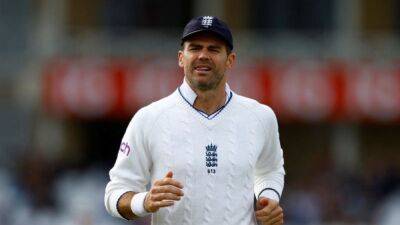 Anderson replaces Overton in England team for India test