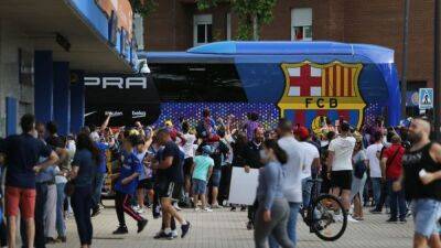 Barcelona to sell 10% of TV rights to Sixth Street for 207.5m euros