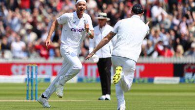 Stuart Broad - Kyle Jamieson - Daryl Mitchell - Colin De-Grandhomme - Tom Blundell - "Oh My Broad": New Zealand Lose 3 Wickets In 3 Balls After 195-Run Stand vs England On 1st Test, Day 3 - sports.ndtv.com - New Zealand
