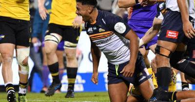 Noah Lolesio - Len Ikitau - Tom Wright - Super Rugby Pacific highlights: Brumbies keep Australian title hopes alive with win over Hurricanes - msn.com - Australia -  Canberra