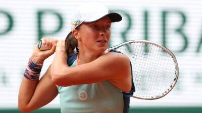 Iga Swiatek wins 35th consecutive match to claim 2nd French Open title