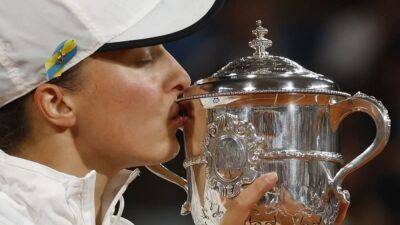 Iga Swiatek - French Open champion Swiatek urges Ukraine to 'stay strong' - channelnewsasia.com - Russia - France - Ukraine - Usa -  Moscow - Belarus - Poland