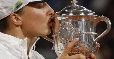Tennis-French Open champion Swiatek urges Ukraine to 'stay strong'