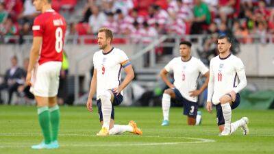 Gareth Southgate - England players jeered while taking knee in Hungary despite stadium ban - bt.com - Italy - Hungary -  Budapest