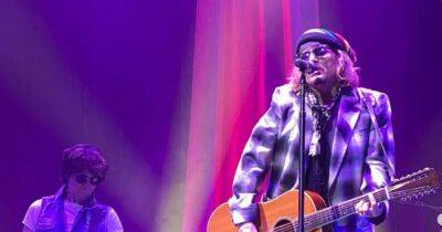 Johnny Depp performs to Manchester crowd at O2 Apollo