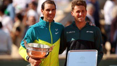 Roland Garros - Toni Nadal - ROLAND GARROS "Es increíble que siga ganando con un coche medio renqueante" - en.as.com